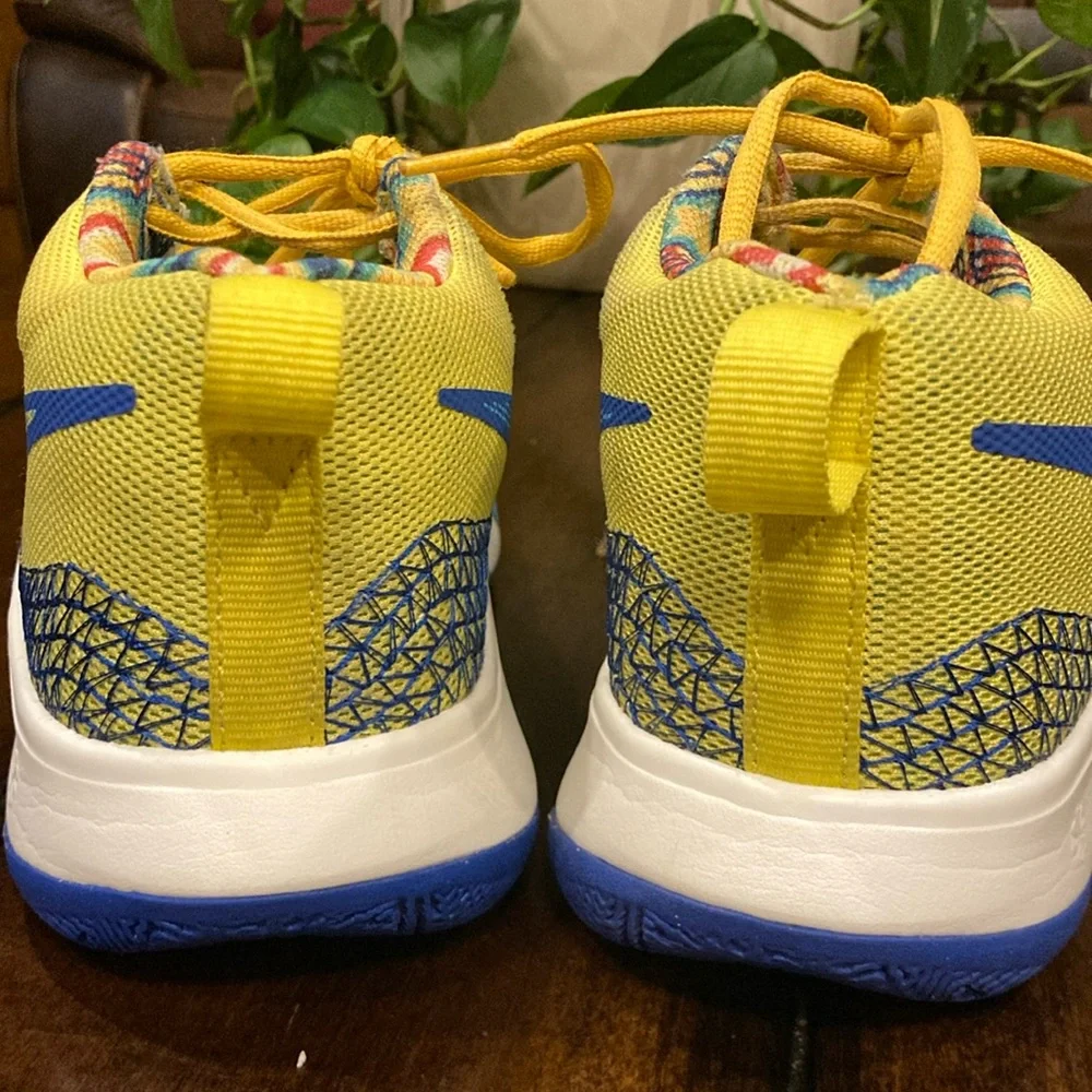 Youth Size 5.5 Nike Kyrie Flytrap Kaleidoscope Basketball Shoes (ABBA) - Picture 8 of 14